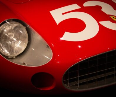 Jakie są najważniejsze aspekty techniczne w rajdowych samochodach z napędem 4x4